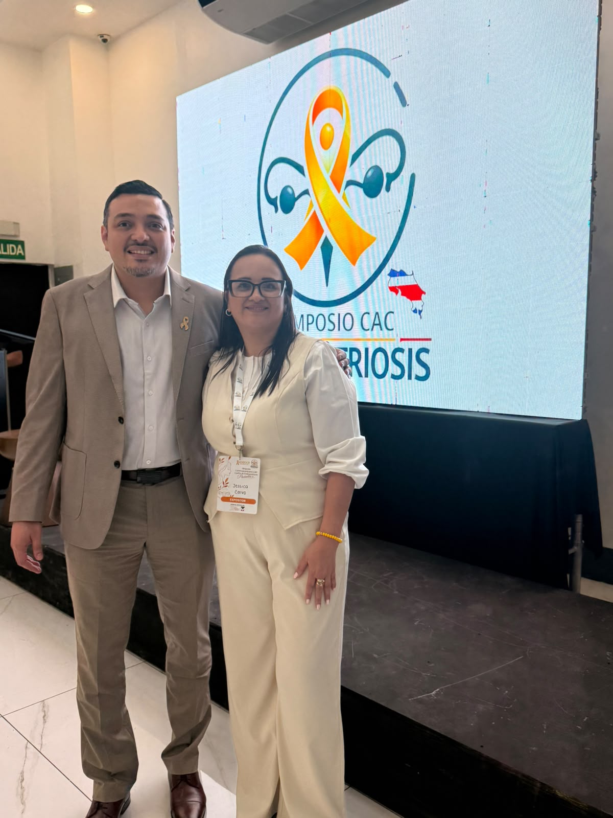 Participación del Dr. Marriaga junto a colegas en el simposio